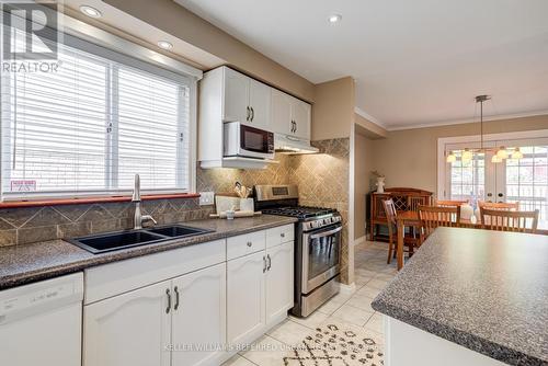 39 Loneoak Crescent, Hamilton, ON - Indoor Photo Showing Kitchen With Double Sink