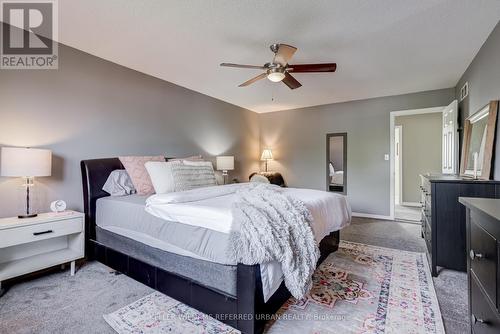 39 Loneoak Crescent, Hamilton, ON - Indoor Photo Showing Bedroom
