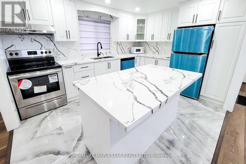 211 Dunsdon Street S, Brantford, ON - Indoor Photo Showing Kitchen