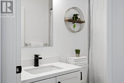 Lph3 - 2627 Mccowan Road, Toronto, ON - Indoor Photo Showing Bathroom