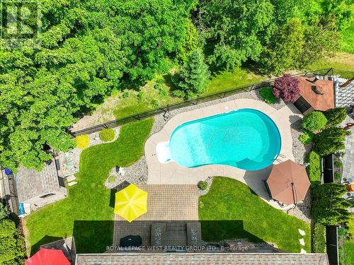 7 Vantagebrook Court, Caledon, ON - Outdoor With In Ground Pool