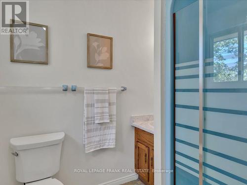 17 Madill Crescent, Kawartha Lakes, ON - Indoor Photo Showing Bathroom