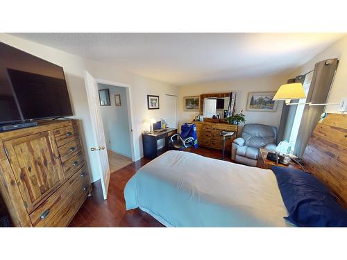 77 Little Van Horne Street S, Cranbrook, BC - Indoor Photo Showing Bedroom
