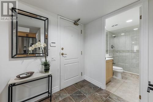 207 - 2 Alexandra Boulevard N, Toronto, ON - Indoor Photo Showing Bathroom