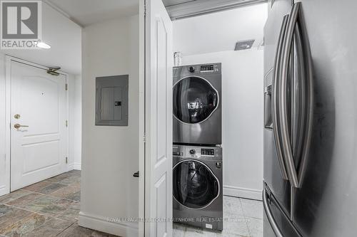 207 - 2 Alexandra Boulevard N, Toronto, ON - Indoor Photo Showing Laundry Room