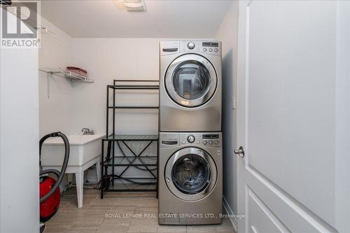 142 Gardiner Drive, Bradford West Gwillimbury, ON - Indoor Photo Showing Laundry Room
