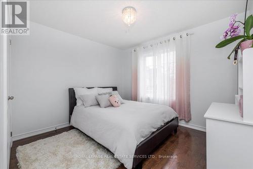 142 Gardiner Drive, Bradford West Gwillimbury, ON - Indoor Photo Showing Bedroom