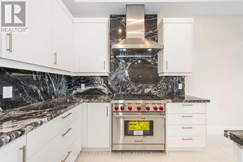 137 Timber Creek Boulevard, Vaughan, ON - Indoor Photo Showing Kitchen With Upgraded Kitchen