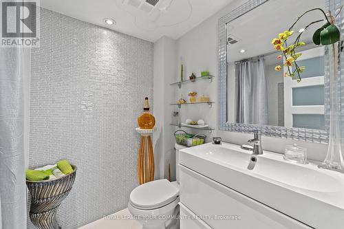 503 - 7420 Bathurst Street, Vaughan, ON - Indoor Photo Showing Bathroom