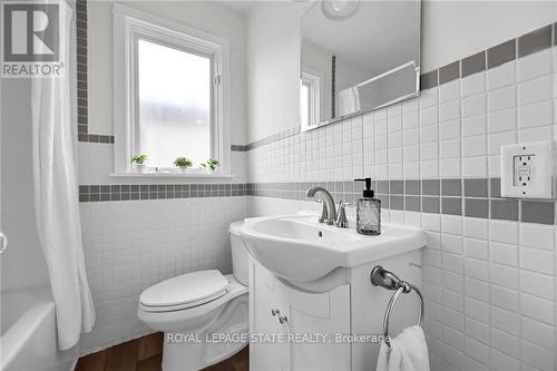 200 London Street S, Hamilton, ON - Indoor Photo Showing Bathroom