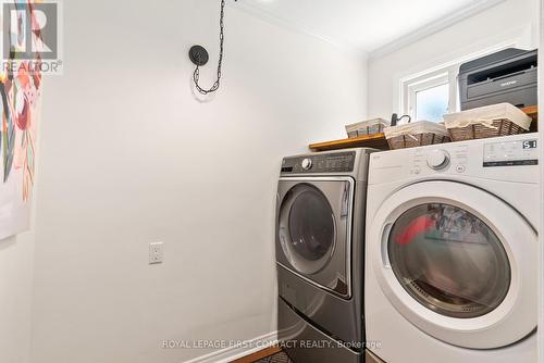 15 Pratt Road, Barrie, ON - Indoor Photo Showing Laundry Room