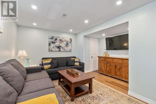 15 Pratt Road, Barrie, ON - Indoor Photo Showing Living Room