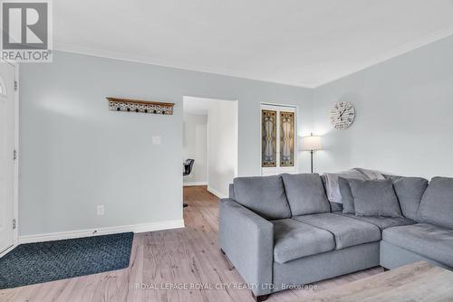26 Victoria Street, Halton Hills, ON - Indoor Photo Showing Living Room