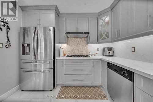 4086 Donnic Drive, Burlington, ON - Indoor Photo Showing Kitchen