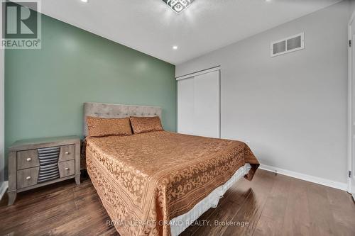 4086 Donnic Drive, Burlington, ON - Indoor Photo Showing Bedroom