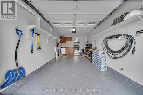 4086 Donnic Drive, Burlington, ON - Indoor Photo Showing Garage