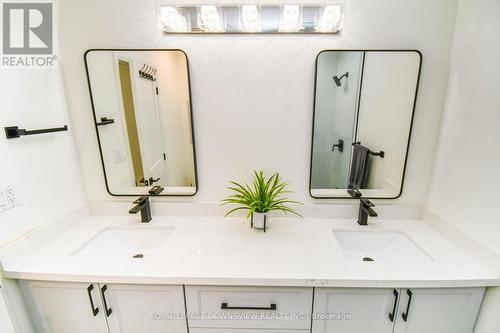 694 Broadview Avenue, Orillia, ON - Indoor Photo Showing Bathroom