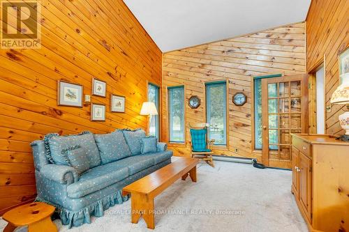 1156 Christian Road, Prince Edward County (Bloomfield), ON - Indoor Photo Showing Living Room