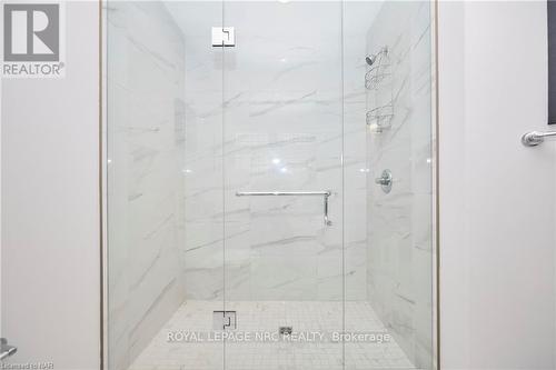 31 Bergenstein Crescent, Pelham, ON - Indoor Photo Showing Bathroom