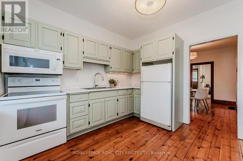 110 Harris Street, Guelph, ON - Indoor Photo Showing Kitchen