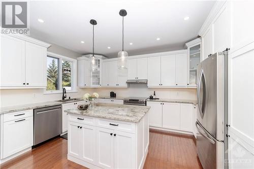 11 Witherspoon Crescent, Ottawa, ON - Indoor Photo Showing Kitchen