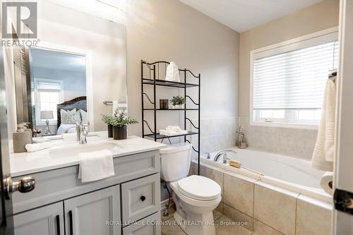 35 Magpie Way, Whitby, ON - Indoor Photo Showing Bathroom