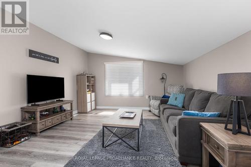 36 Ontario Street, Prince Edward County, ON - Indoor Photo Showing Living Room