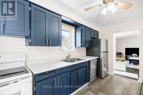 1313 Fisher Avenue, Burlington, ON - Indoor Photo Showing Kitchen With Double Sink