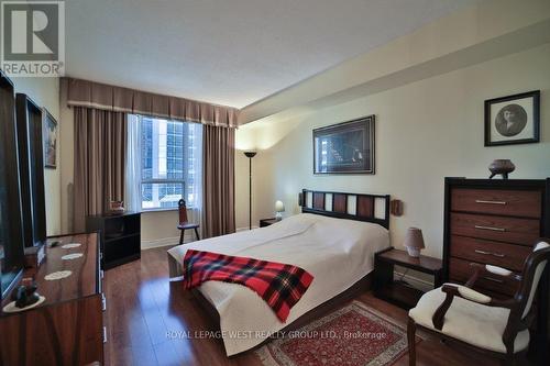 509 - 2 Aberfoyle Crescent, Toronto, ON - Indoor Photo Showing Bedroom