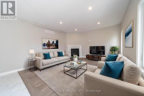 1 Alicia Crescent, Thorold, ON - Indoor Photo Showing Living Room