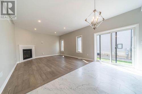 1 Alicia Crescent, Thorold, ON - Indoor With Fireplace