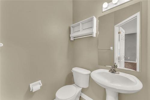 150 Benziger Lane, Stoney Creek, ON - Indoor Photo Showing Bathroom