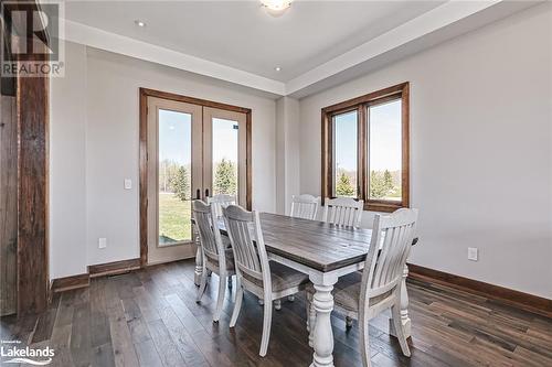 11 Windrose Valley Boulevard, Clearview, ON - Indoor Photo Showing Dining Room