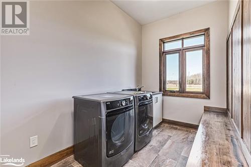 11 Windrose Valley Boulevard, Clearview, ON - Indoor Photo Showing Laundry Room