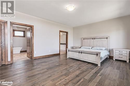 11 Windrose Valley Boulevard, Clearview, ON - Indoor Photo Showing Bedroom