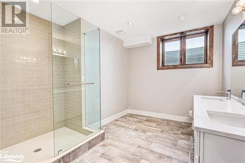 11 Windrose Valley Boulevard, Clearview, ON - Indoor Photo Showing Bathroom