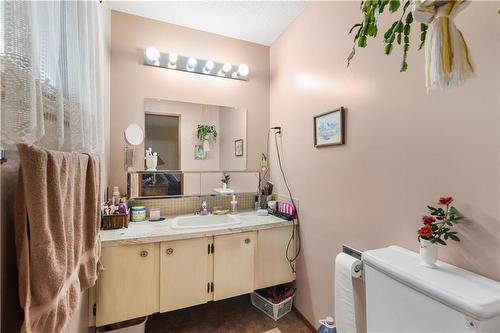 865 London Street, Winnipeg, MB - Indoor Photo Showing Bathroom