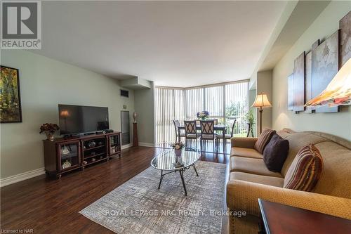 301 - 162 Martindale Road, St. Catharines, ON - Indoor Photo Showing Living Room