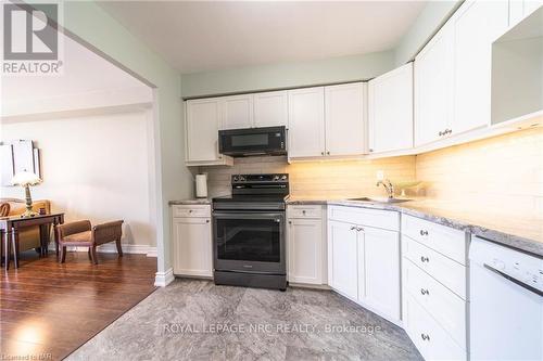 301 - 162 Martindale Road, St. Catharines, ON - Indoor Photo Showing Kitchen