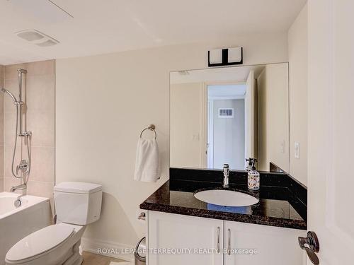 222 Horsham Ave, Toronto, ON - Indoor Photo Showing Bathroom