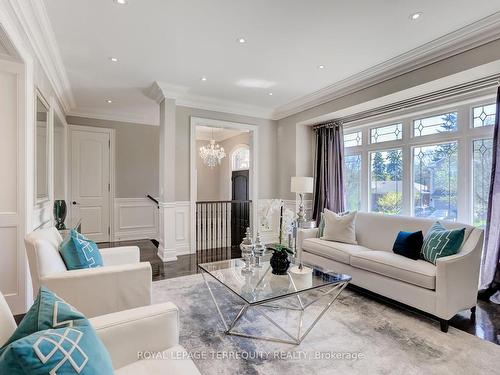 222 Horsham Ave, Toronto, ON - Indoor Photo Showing Living Room