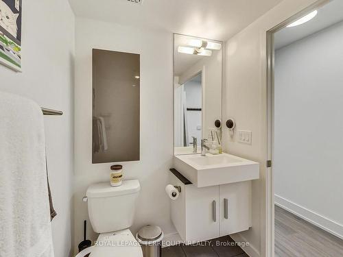 322-38 Dan Leckie Way, Toronto, ON - Indoor Photo Showing Bathroom