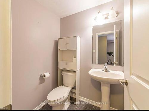 346 Apple Hill Cres, Kitchener, ON - Indoor Photo Showing Bathroom