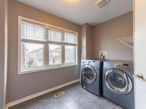 346 Apple Hill Cres, Kitchener, ON - Indoor Photo Showing Laundry Room