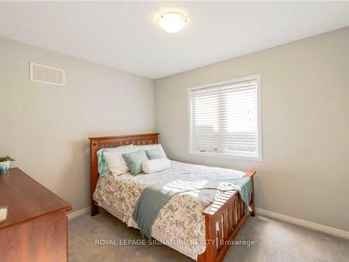 346 Apple Hill Cres, Kitchener, ON - Indoor Photo Showing Bedroom