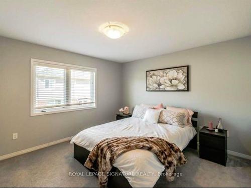 346 Apple Hill Cres, Kitchener, ON - Indoor Photo Showing Bedroom