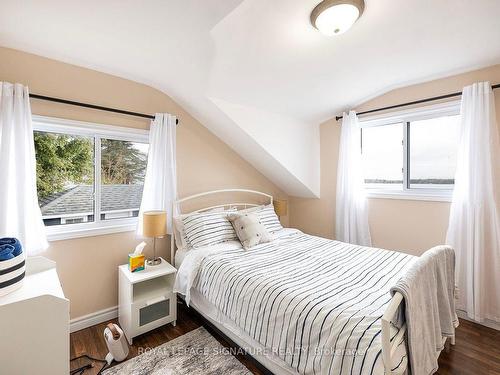 111 Hazel St, Kawartha Lakes, ON - Indoor Photo Showing Bedroom