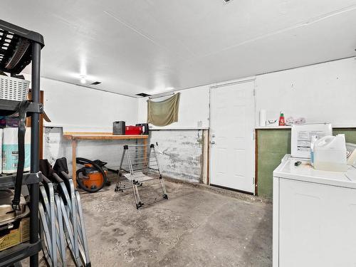 372/374 Mcgowan Ave, Kamloops, BC - Indoor Photo Showing Laundry Room