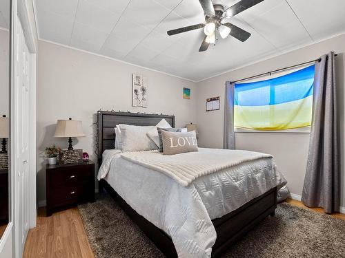 372/374 Mcgowan Ave, Kamloops, BC - Indoor Photo Showing Bedroom