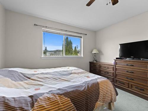 262 Willow Street, Kamloops, BC - Indoor Photo Showing Bedroom